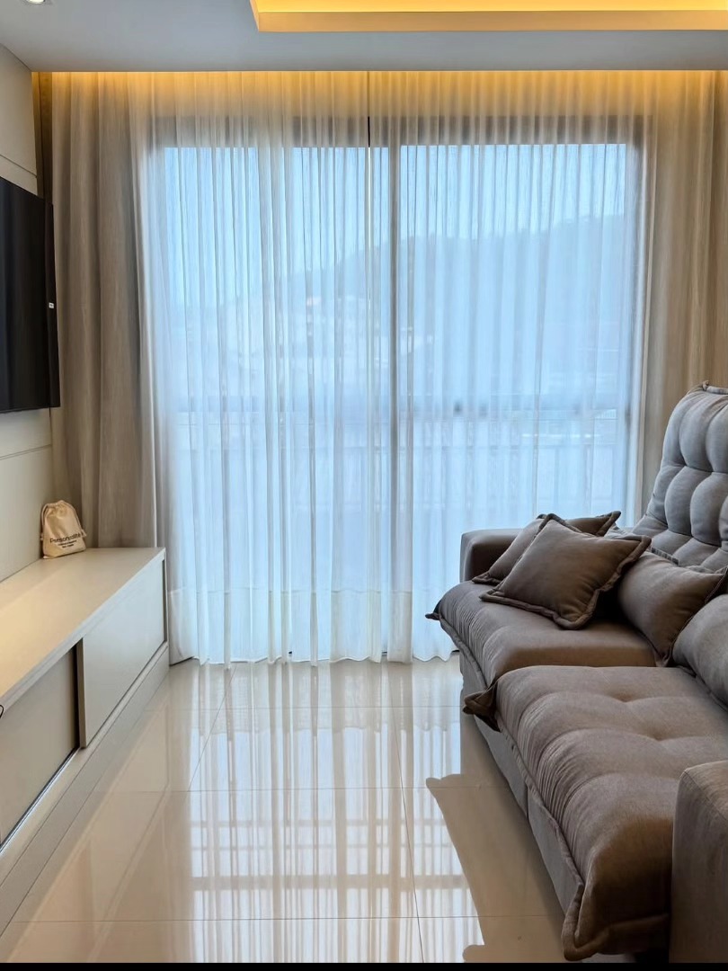 Cortinas instaladas pela Persianas & Cia em ambiente residencial